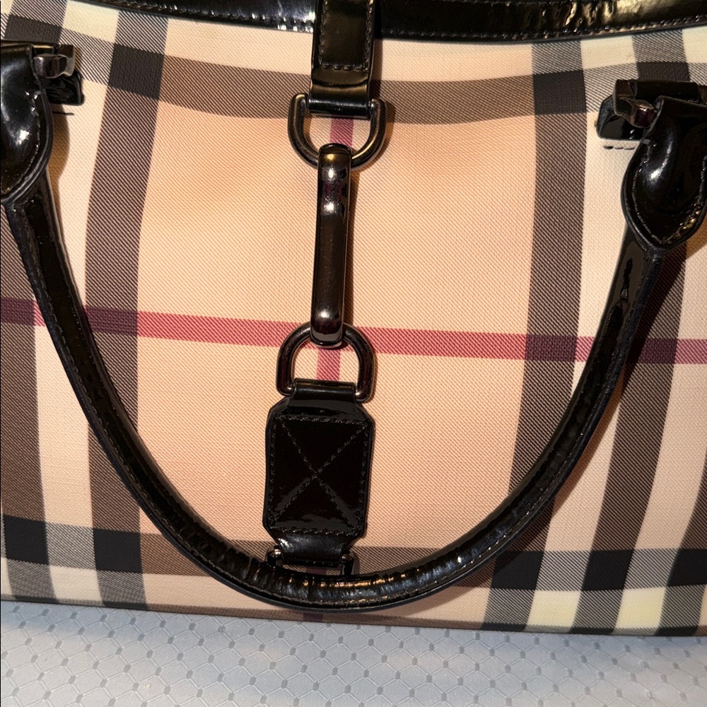 Burberry Tan and Black Plaid Satchel pristine condition comes with dust bag - Picture 4 of 10